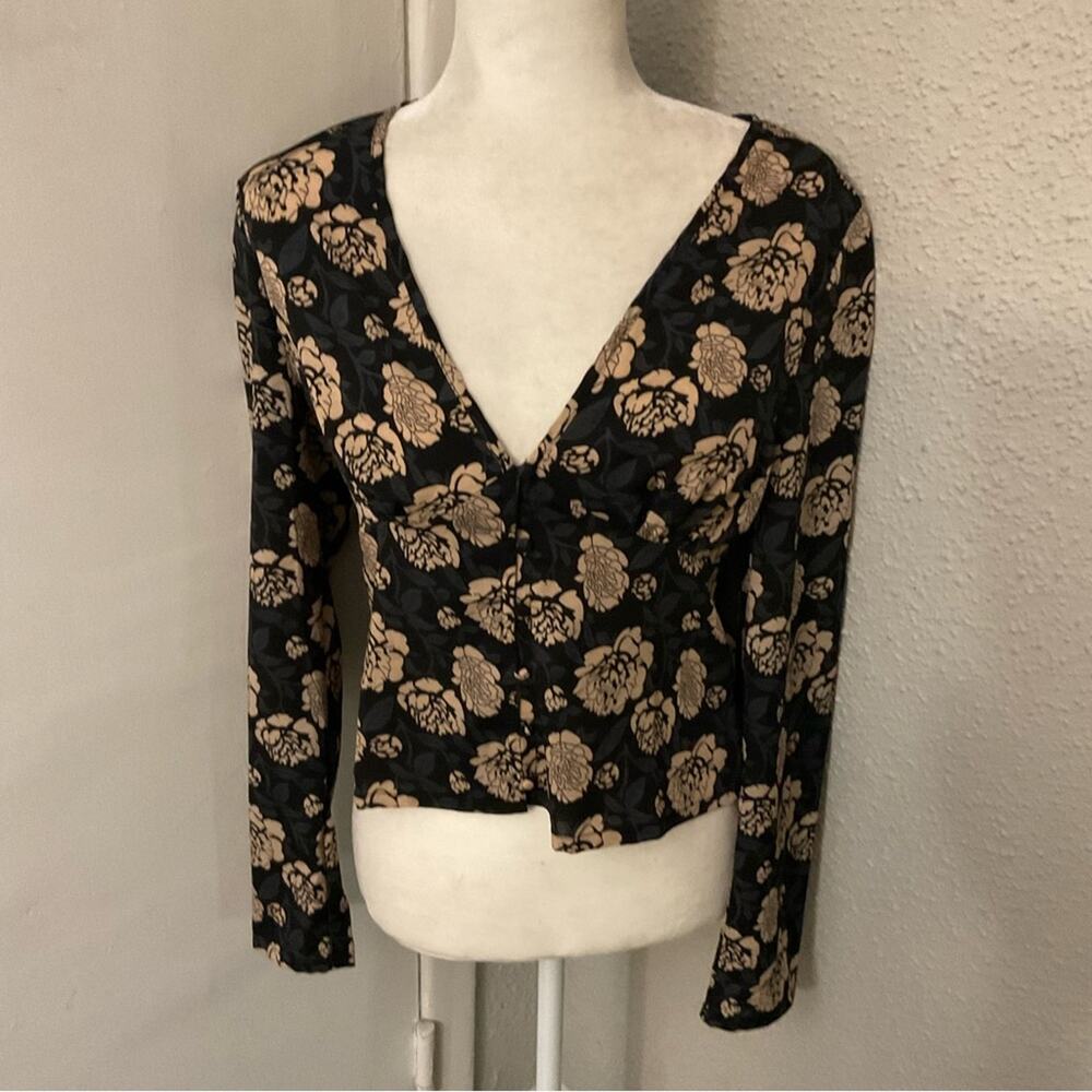 Nasty Gal Nothing Bud Flowers Cropped Floral V-Neck Button Up Blouse 6 Prints